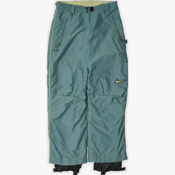 *SOLD* Nike Y2K Vintage ACG Swoosh Ski Pants Cargo
Multipocket (Size Small) EUC - Picture 2 of 11